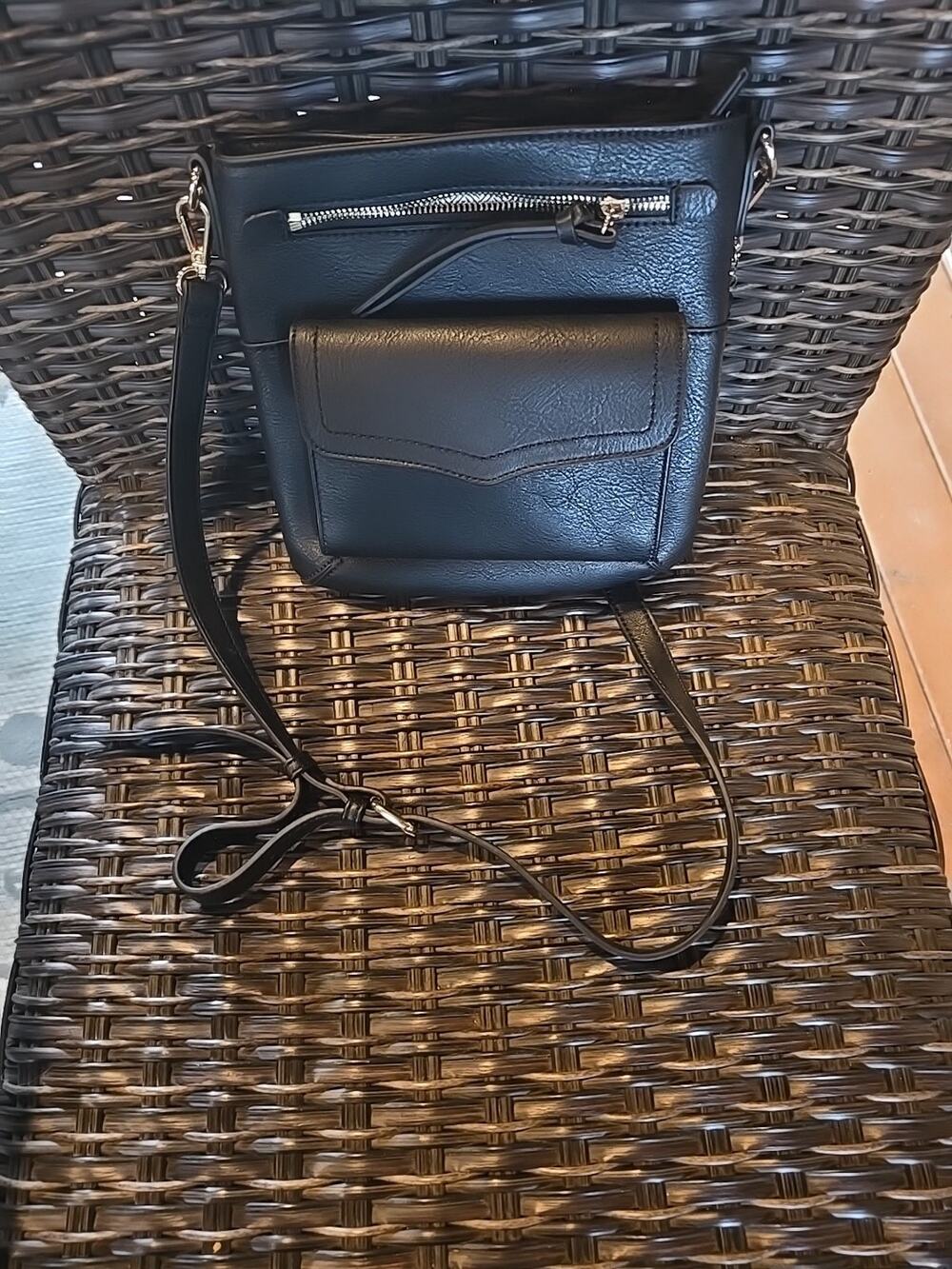 Womens Black Multi Pocket Purse